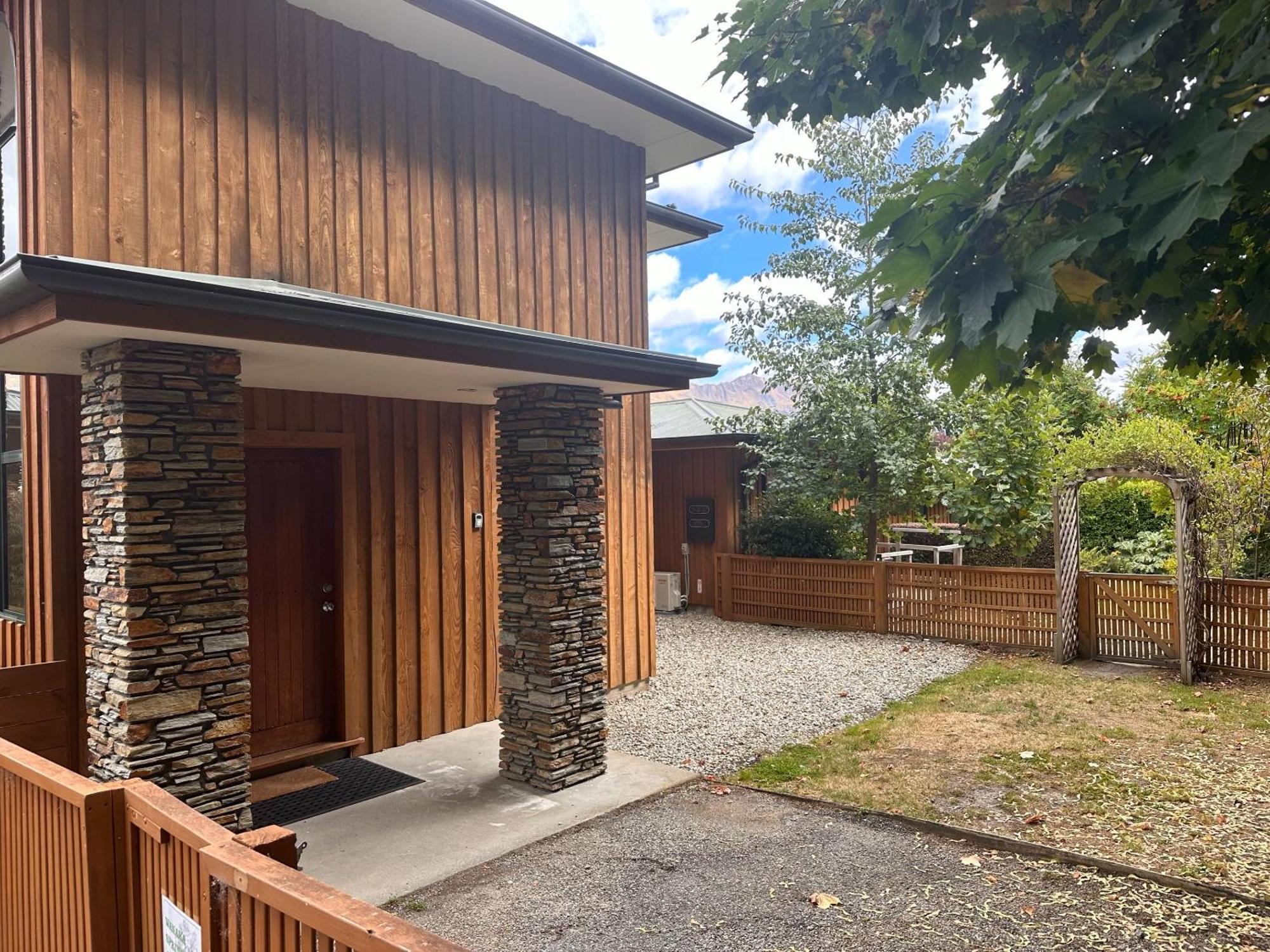 Wanaka Springs Lodge Extérieur photo